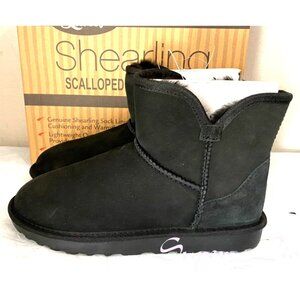 NEW Kirkland Signature Women's Shearling Scalloped Edge Boots